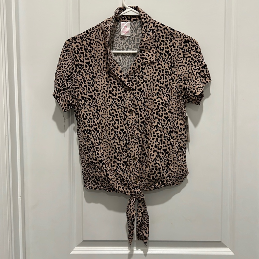 No Boundaries Girl’s Size 3-5 (youth) Cheetah Print Button Down Shirt